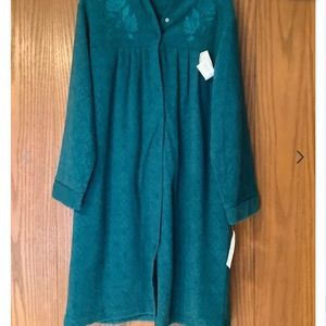 Miss Elaine Teal Robe